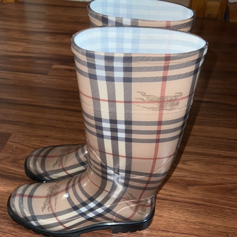 BURBERRY rain boots - Picture 4 of 8